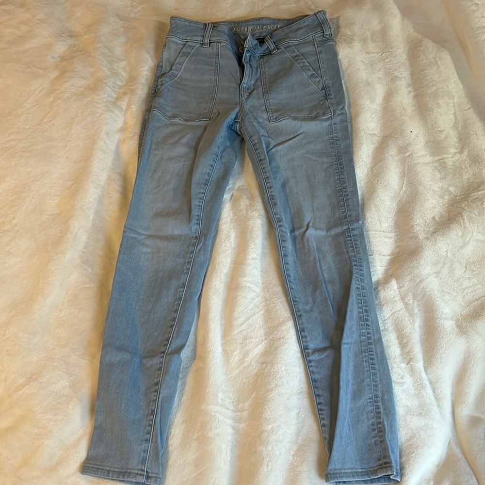 Size 8 Light Wash American Eagle High Rise Jeggings